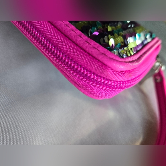 Claire's Multicolor Sequin Wristlet - Picture 3 of 8